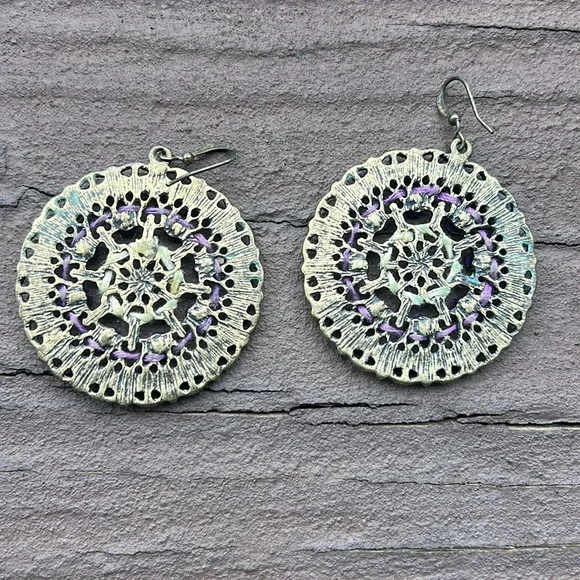 Beautiful Vintage Purple Earrings - Picture 5 of 8